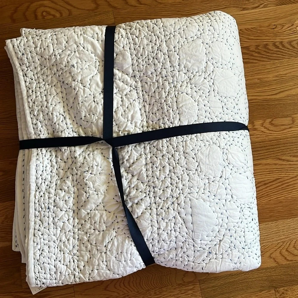 Anthropologie Hand-embroidered June Quilt Size King NWT